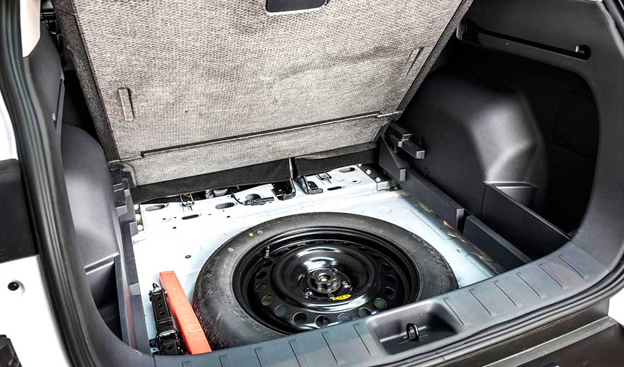 Huge HEV - INTERIOR