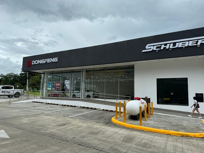 Showroom & Taller Costa Verde